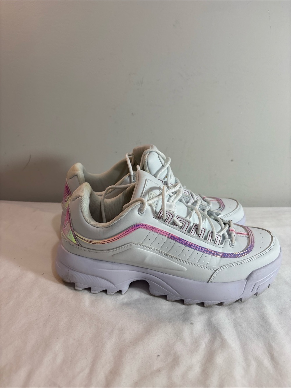 Avia Women's White Sneakers with Pink & Purple Trim. 9/4 - Picture 5 of 10